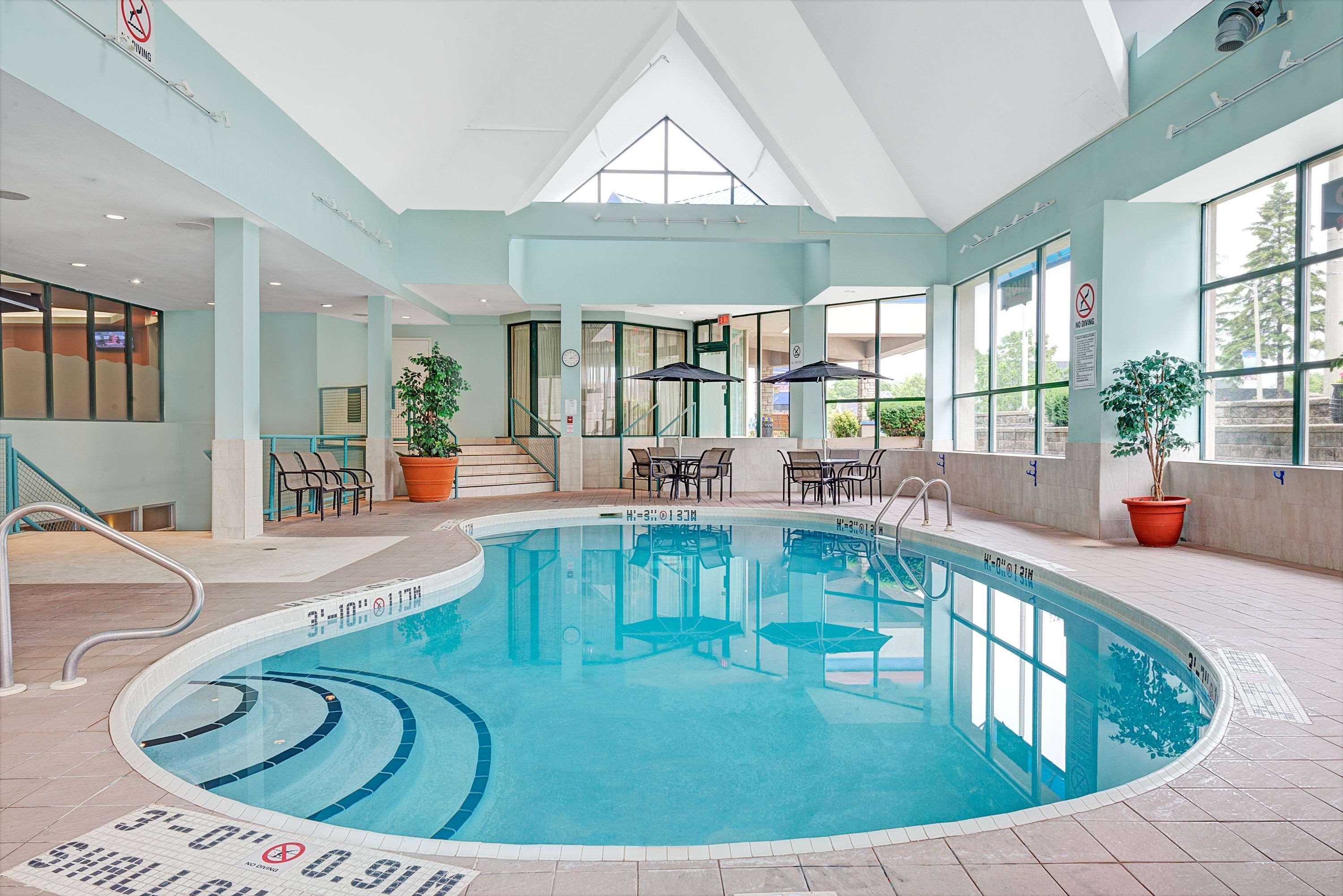 Ramada By Wyndham Niagara Falls/Fallsview Zewnętrze zdjęcie