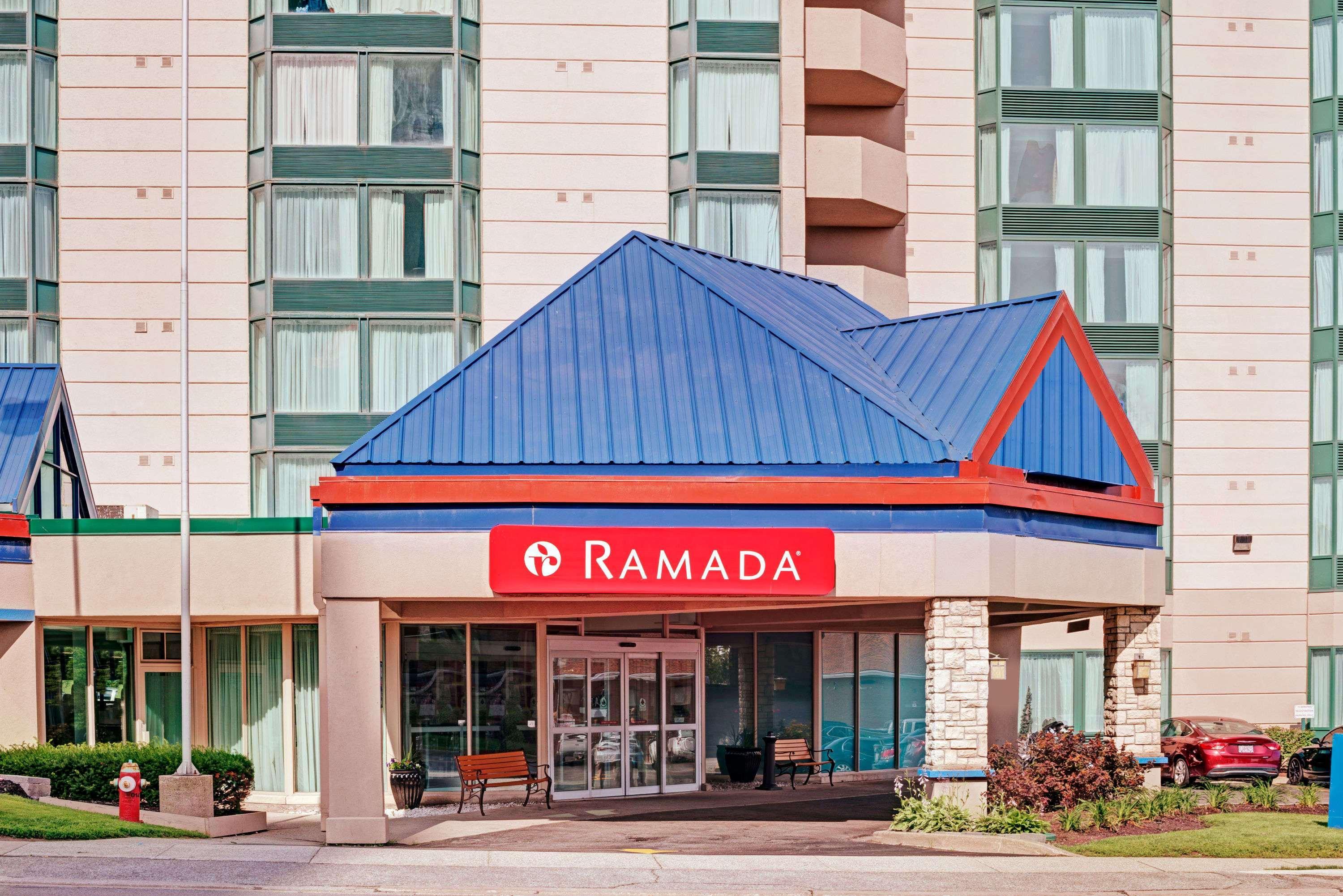 Ramada By Wyndham Niagara Falls/Fallsview Zewnętrze zdjęcie