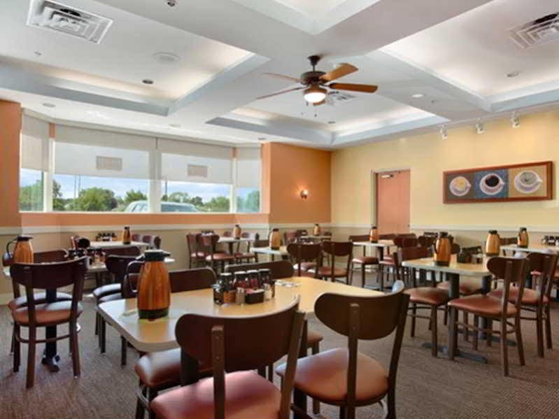Ramada By Wyndham Niagara Falls/Fallsview Zewnętrze zdjęcie