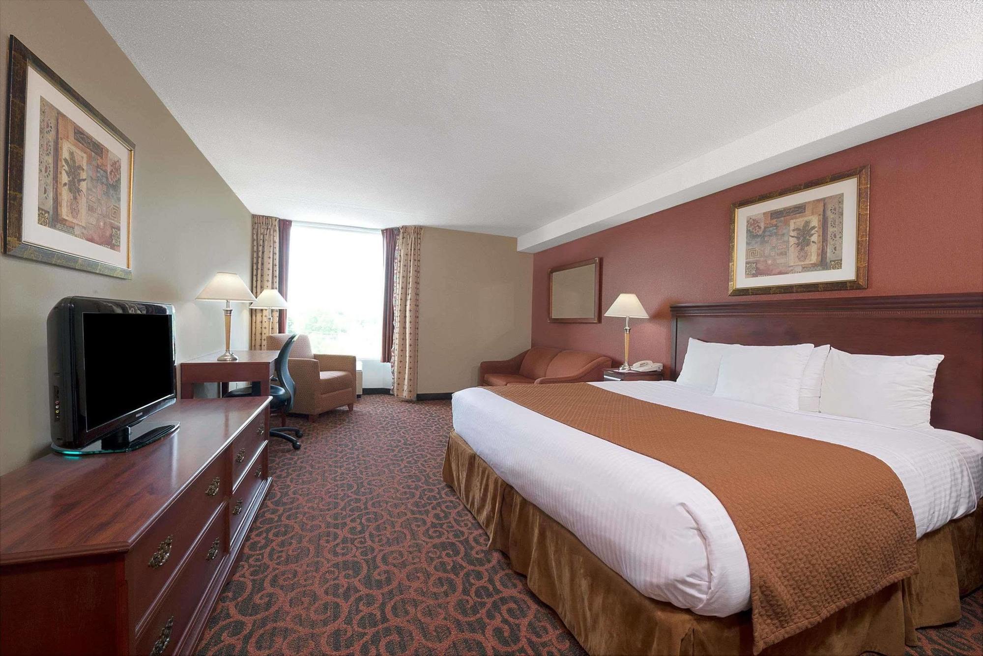 Ramada By Wyndham Niagara Falls/Fallsview Zewnętrze zdjęcie